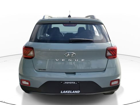 Used 2025 Hyundai Venue SEL image 6