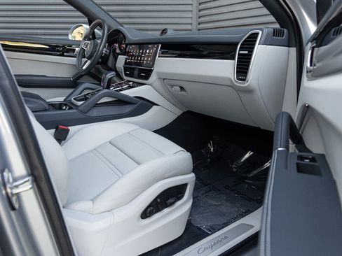 Certified 2022 Porsche Cayenne Coupe image 33