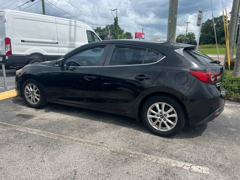 Used 2014 MAZDA MAZDA3 i Touring w/ Moonroof Package 1 FWD image 3