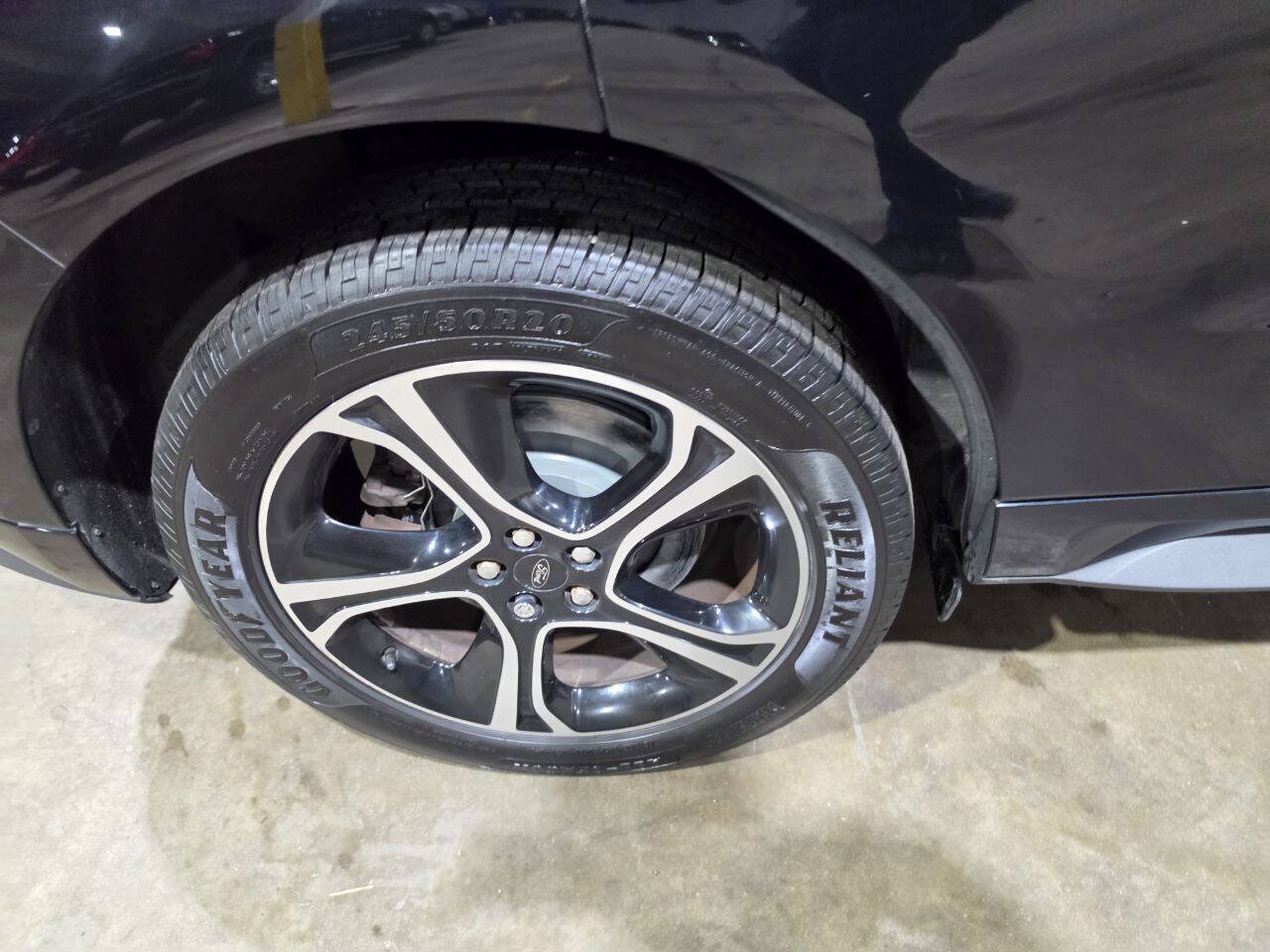 Used 2019 Ford Edge ST w/ Convenience Package AWD/4WD image 19