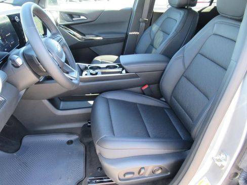 New 2026 Chevrolet Equinox LT image 16