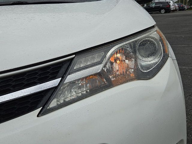 Used 2014 Toyota RAV4 LE AWD/4WD image 9