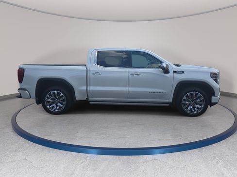 Used 2023 GMC Sierra 1500 Denali AWD/4WD image 4