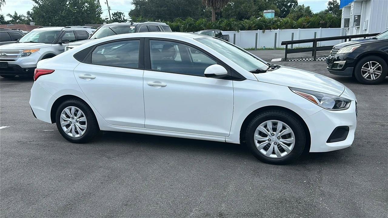 Used 2020 Hyundai Accent SE FWD image 7