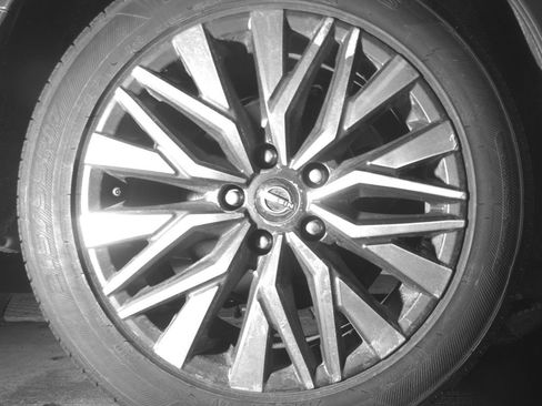 Used 2025 Nissan Altima 2.5 SV FWD image 15