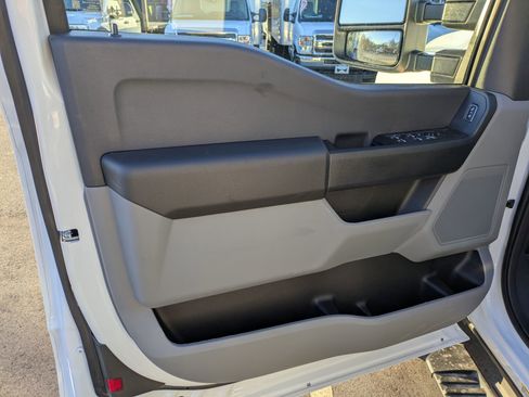 New 2026 Ford F550 4x4 Supercab Super Duty image 16