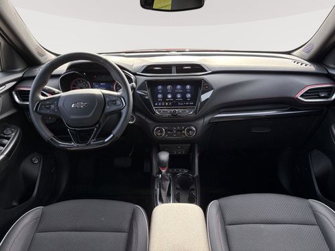 Used 2023 Chevrolet TrailBlazer RS w/ Sun and Liftgate Package FWD image 13