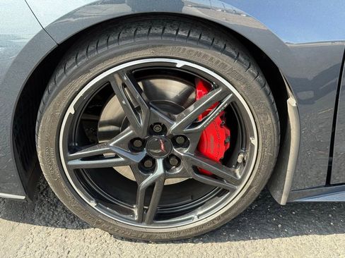 Used 2021 Chevrolet Corvette Stingray w/ Z51 Performance Package image 11