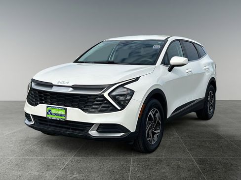 Used 2023 Kia Sportage LX image 4