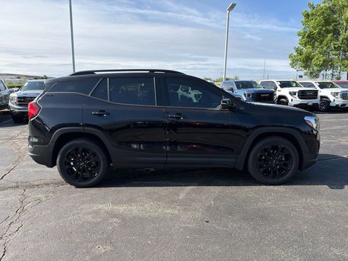 Used 2020 GMC Terrain SLE w/ Driver Convenience Package FWD image 4