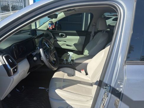 Used 2023 Kia Sorento S w/ Panoramic Sunroof Package image 18