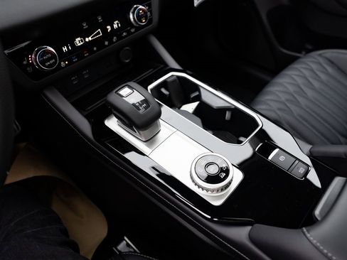 New 2026 Mitsubishi Outlander SEL image 17