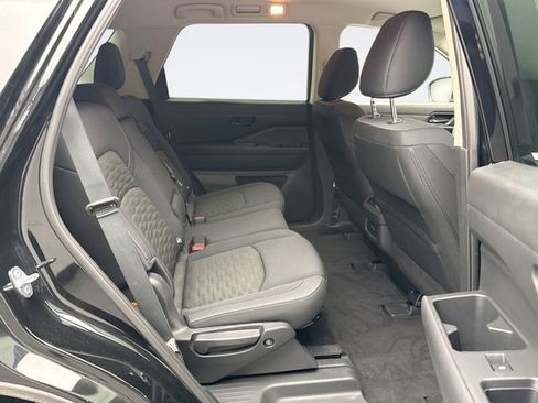 Used 2025 Nissan Pathfinder SV AWD/4WD image 17