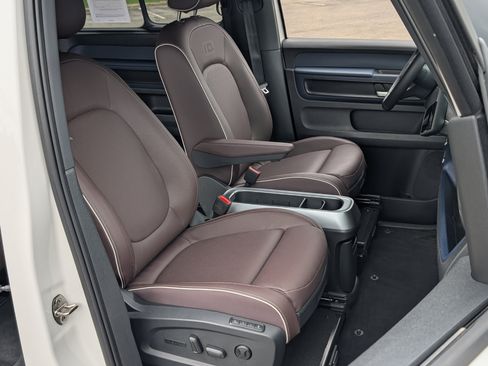 Used 2025 Volkswagen ID. Buzz Pro S RWD image 21