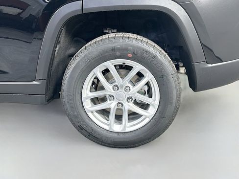 New 2026 Jeep Grand Cherokee Laredo X AWD/4WD image 17