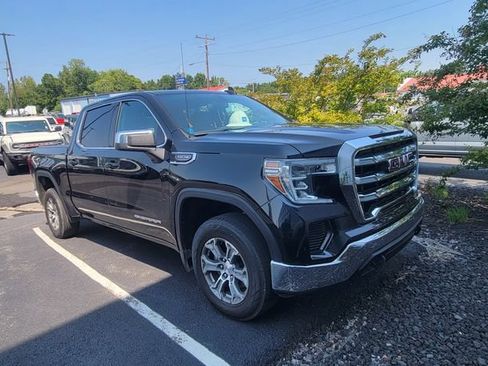 Used 2020 GMC Sierra 1500 SLE w/ SLE Value Package AWD/4WD image 2