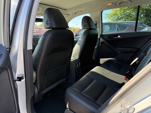 Used 2017 Volkswagen Tiguan Sport image 10