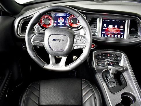 Used 2015 Dodge Challenger SRT Hellcat image 24