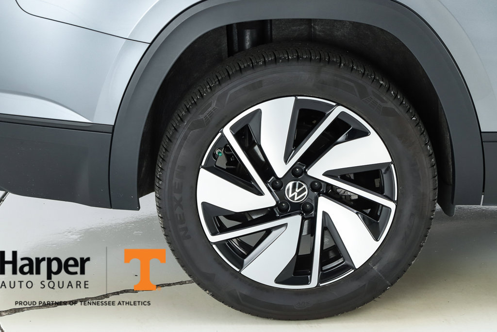 New 2025 Volkswagen Atlas SE w/ Panoramic Sunroof Package FWD image 13