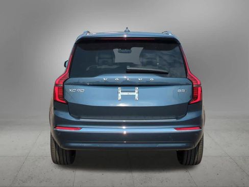 Used 2026 Volvo XC90 B5 Plus w/ Protection Package Premier image 5