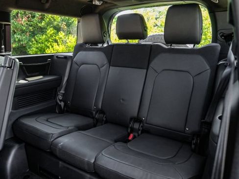 Used 2025 Land Rover Defender 130 V8 AWD/4WD image 59
