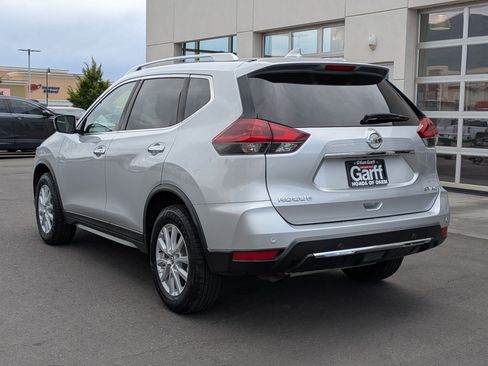 Used 2020 Nissan Rogue SV AWD/4WD image 8