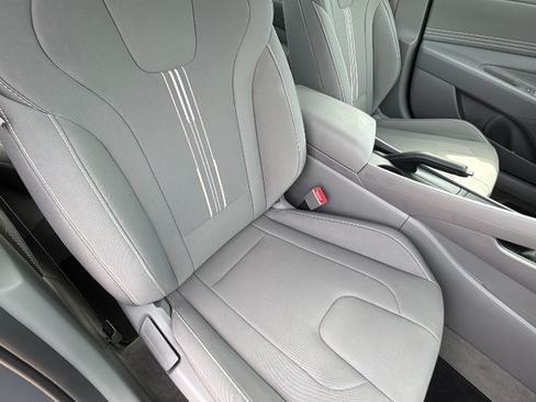 Used 2025 Hyundai Elantra Sport FWD image 48