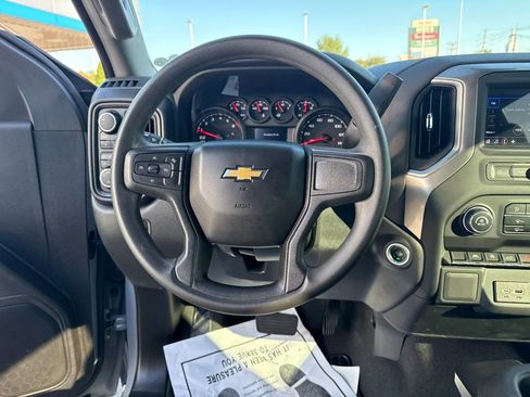Used 2024 Chevrolet Silverado 1500 Custom image 17