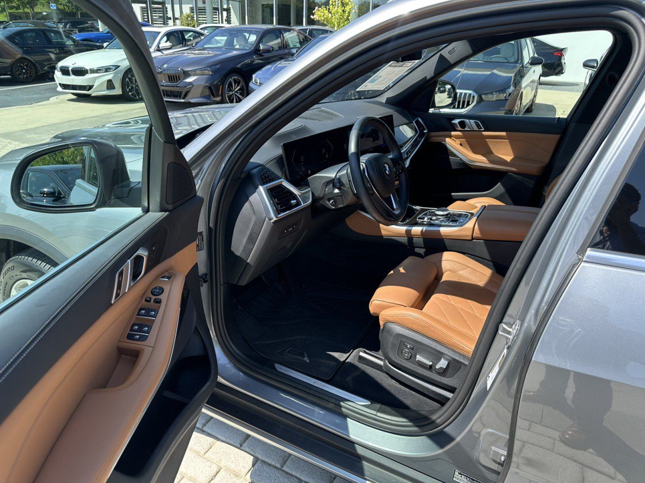 Used 2024 BMW X5 sDrive40i w/ Parking Assistance Package RWD image 40