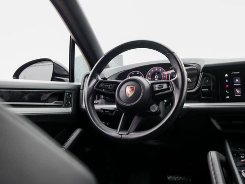 Certified 2024 Porsche Cayenne image 25