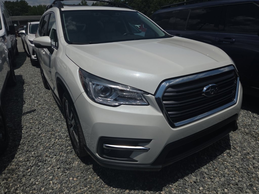 Used 2022 Subaru Ascent Limited w/ Technology Package AWD/4WD image 2