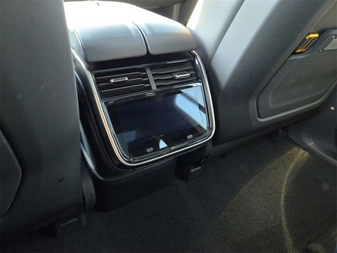 Used 2022 Rivian R1S Launch Edition image 11