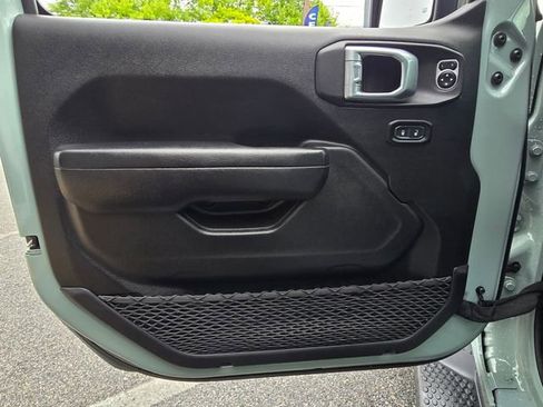 Used 2023 Jeep Wrangler Unlimited w/ Cold Weather Group AWD/4WD image 7