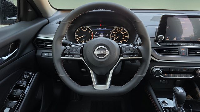 Used 2024 Nissan Altima 2.5 SR AWD/4WD image 9