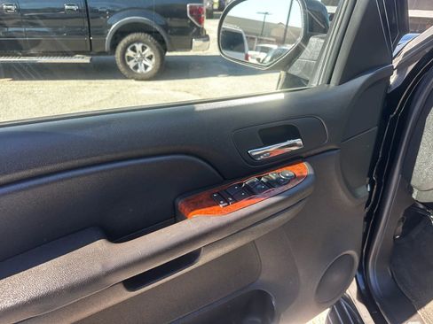 Used 2007 Chevrolet Avalanche LT image 13