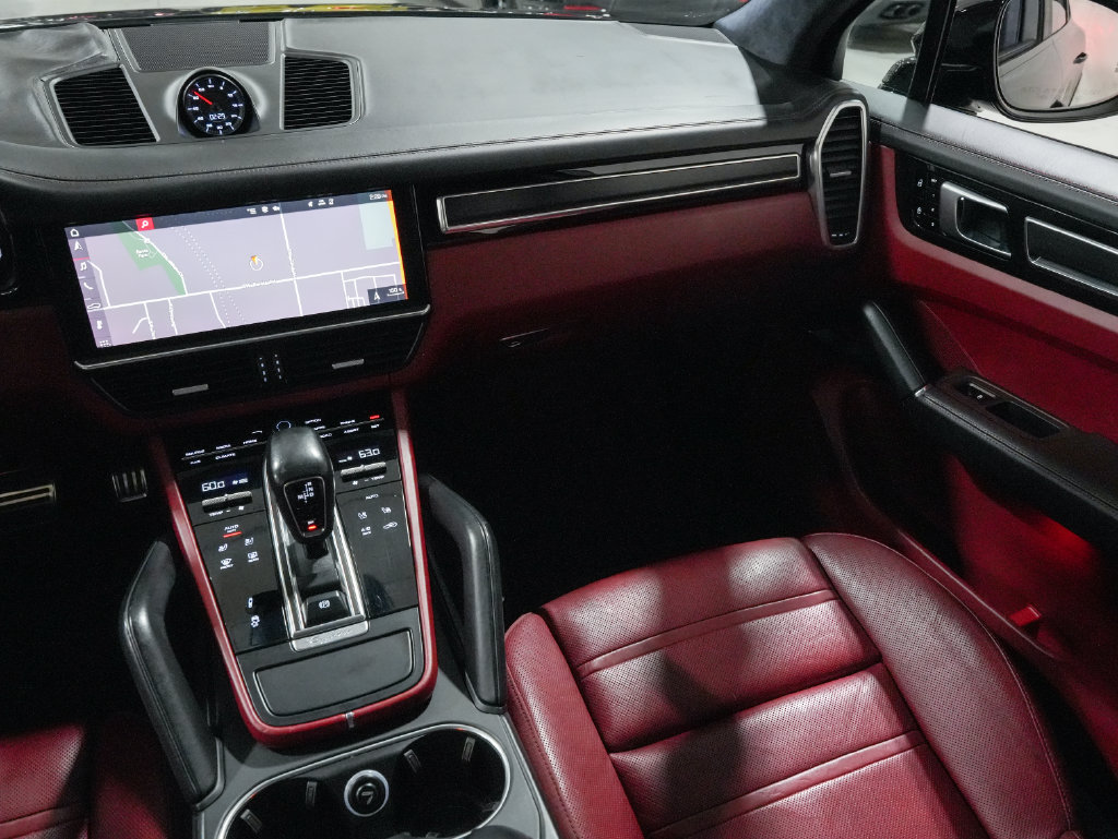 Used 2021 Porsche Cayenne GTS AWD/4WD image 25