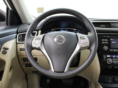 Used 2016 Nissan Rogue SV FWD image 22