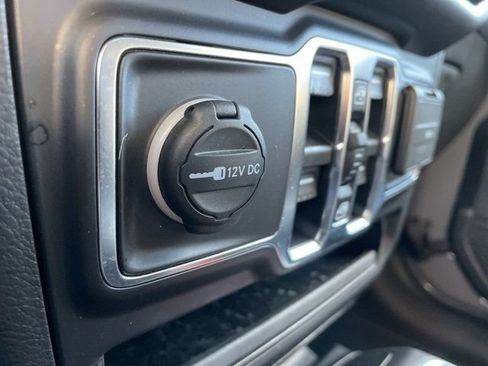 Used 2021 Jeep Wrangler Unlimited Sahara AWD/4WD image 16