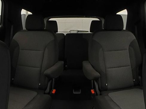 Used 2023 Chevrolet Traverse LT FWD image 10