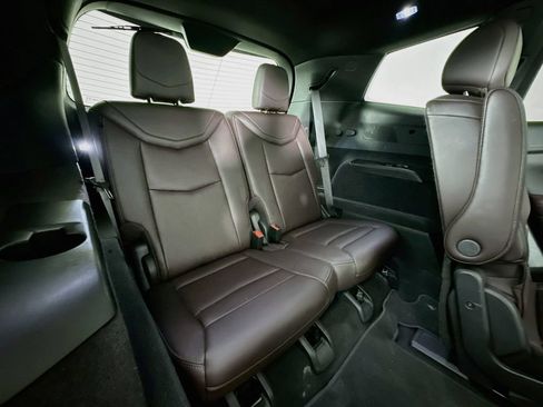 Used 2022 Cadillac XT6 Premium Luxury FWD image 28