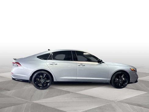 Used 2025 Honda Accord Sport image 9
