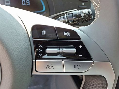 New 2025 Hyundai Elantra Sport image 11