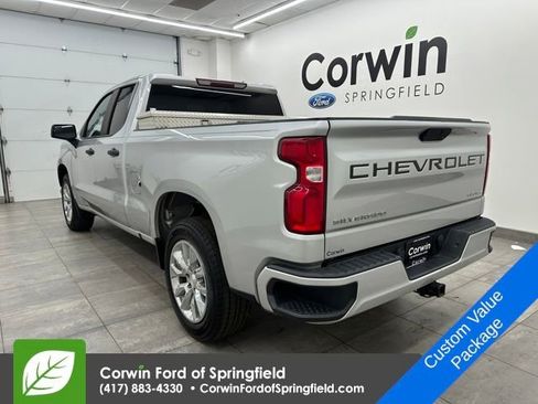 Used 2020 Chevrolet Silverado 1500 Custom w/ Custom Value Package image 3