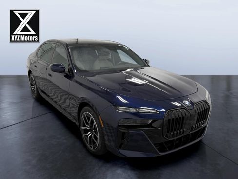 Used 2024 BMW 760i xDrive AWD/4WD image 7