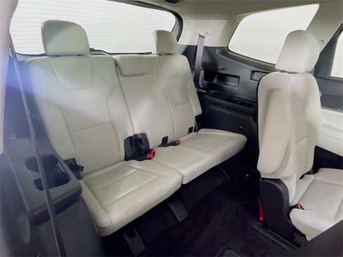 Used 2023 Kia Telluride EX w/ EX Captain's Chair Package image 30