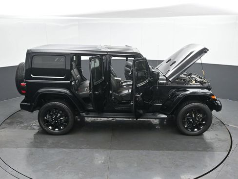 Used 2021 Jeep Wrangler Unlimited Sahara AWD/4WD image 57