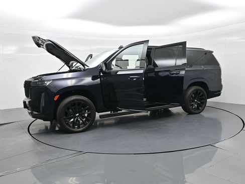 Used 2023 Cadillac Escalade ESV Sport Platinum w/ LPO, ONYX Package image 48