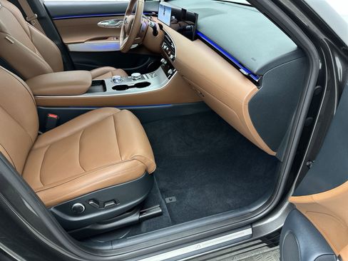 Certified 2026 Genesis GV70 2.5T Advanced image 25