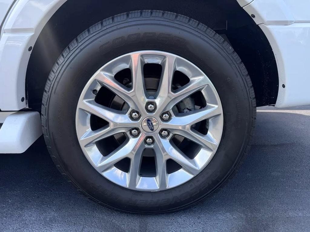 Used 2017 Ford Expedition Limited RWD image 14
