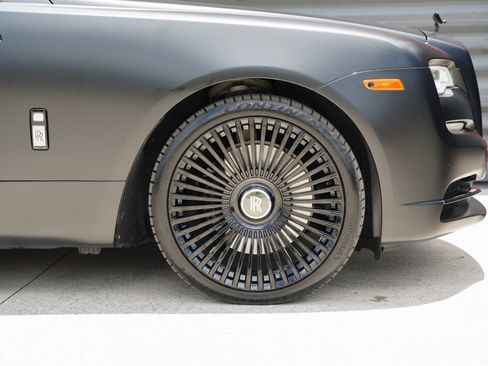 Used 2020 Rolls-Royce Wraith RWD image 2